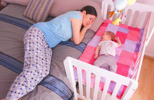 Cargar imagen en el visor de la galería, La Cuna Colecho está diseñada para ser la extensión de la cama de los padres, tu bebé y tú dormirán a la misma altura, juntitos pero cada quién en su espacio. ¡La misma Cuna Colecho es 4 en 1! Se transforma en Cuna tradicional, escritorio y banca de lectura.