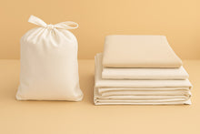 Cargar imagen en el visor de la galería, Sabanitas a medida para tu cuna Colecho. Nuestras sábanas para colecho están fabricadas con telas suaves de algodón de la mejor calidad, para proporcionar un suave contacto con la piel de tu bebé.