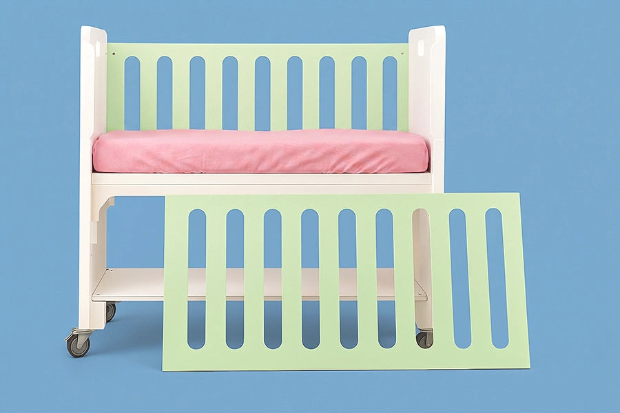Cuna colecho Nube blanca con verde, sábana rosa, con cuarto barandal desmontable incluido.