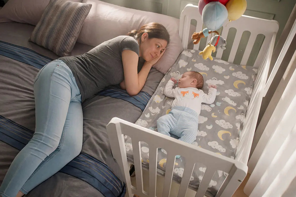 Cuna Colecho 4 en 1 Modelo Destellos para dormir cerquita del bebé, segura y hecha en México