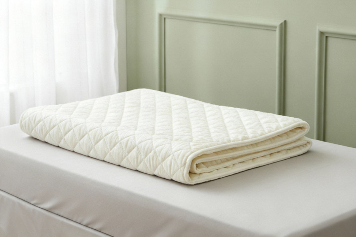 Bumper protector de barandal para cuna colecho, acolchado y de 3 lados, diseñado a la medida perfecta de Cuna Colecho México.