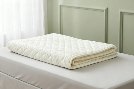 Bumper protector de barandal para cuna colecho, acolchado y de 3 lados, diseñado a la medida perfecta de Cuna Colecho México.